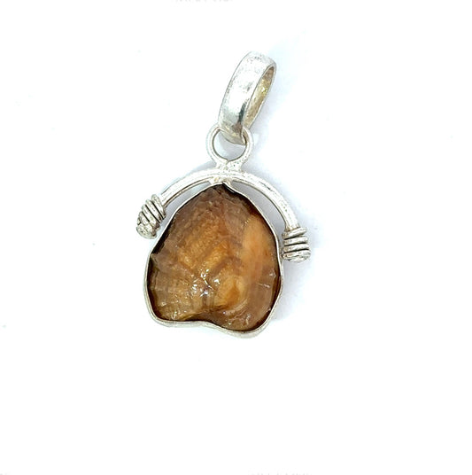 Machmani Metal Pendant – Sacred Charm for Protection, Luck & Prosperity