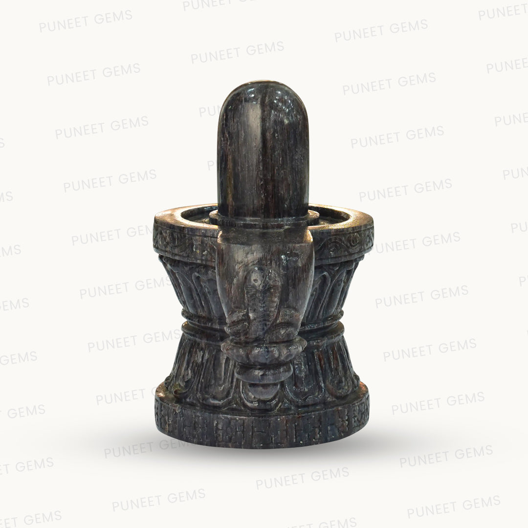 Ruby Shivling Figure – Divine Radiance in Natural Ruby Stone 1.020 kg