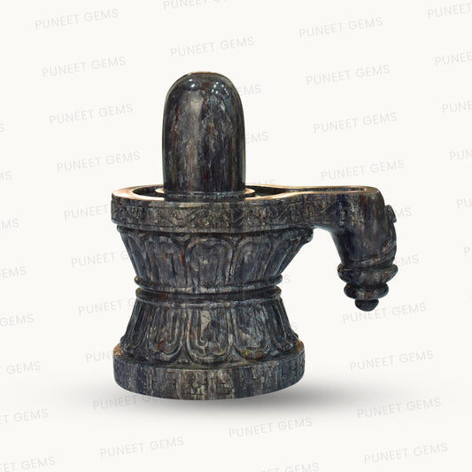 Ruby Shivling Figure – Divine Radiance in Natural Ruby Stone 1.020 kg